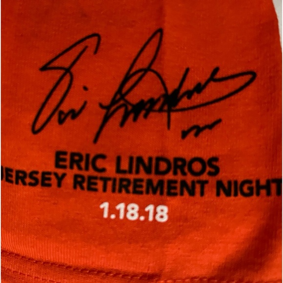 Philadelphia Flyers BN Lindros Retirement Night and Signature On Sleeve 1-18-18 - Picture 3 of 12